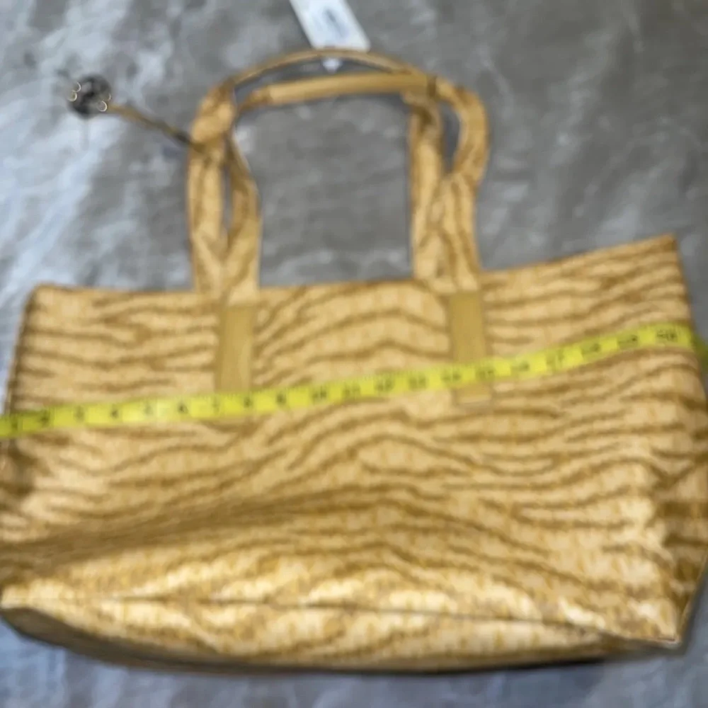 Michael Kors Large Tote bag- Yellow NEW with TAGS - Picture 3 of 8